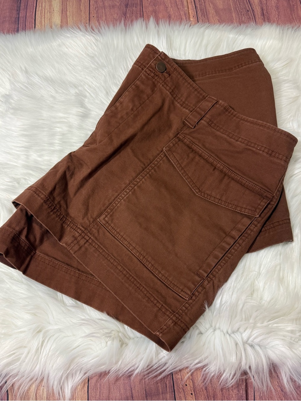 Old Navy Women’s Brown Utility Shorts - Size 2X